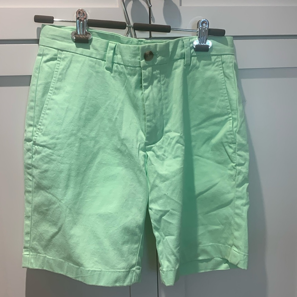 Vineyard Bines Men’s Breaker Shorts.  28” waist. 9” inseam.  Green.